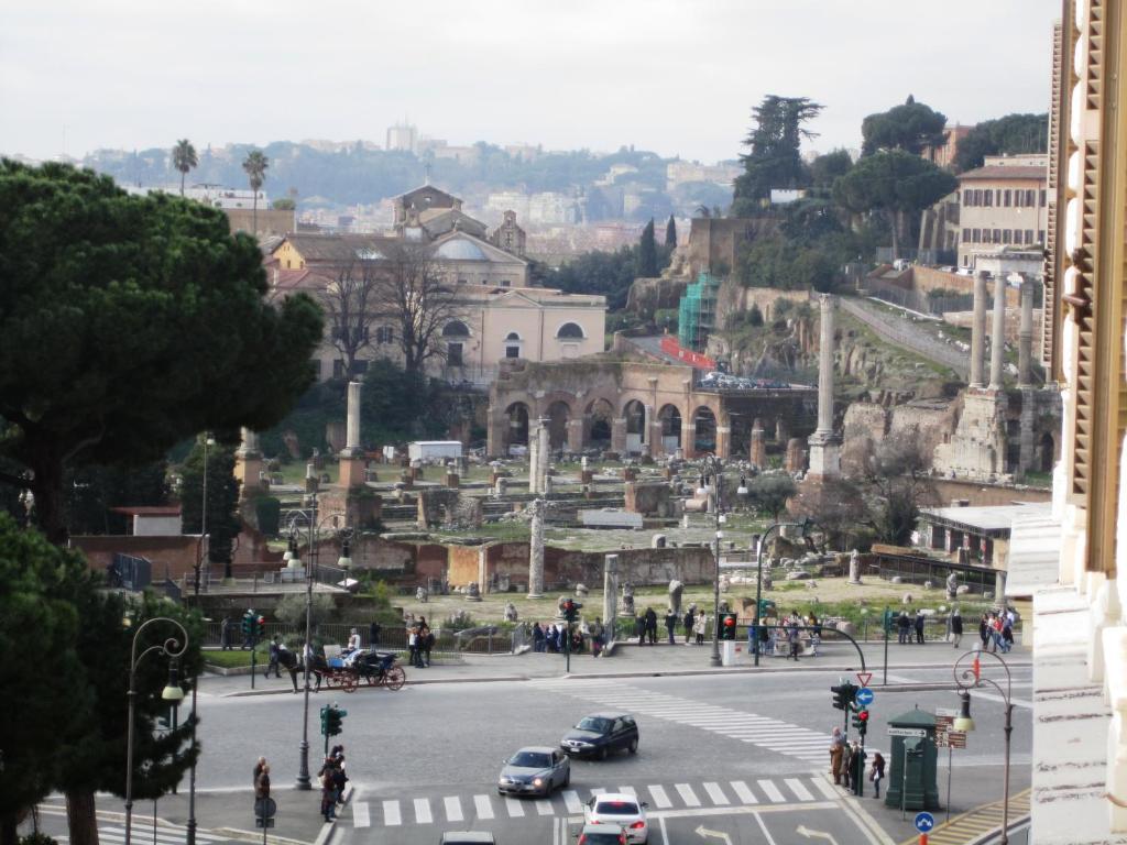2 Passi Al Colosseo B&B Roma Exterior foto