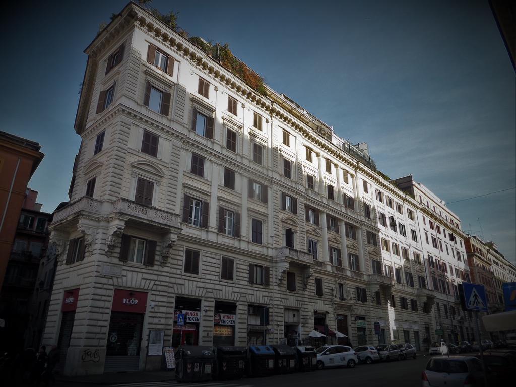 2 Passi Al Colosseo B&B Roma Exterior foto