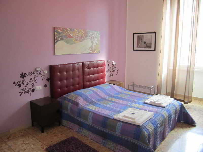2 Passi Al Colosseo B&B Roma Exterior foto