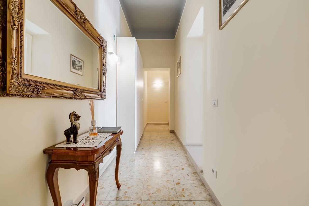 2 Passi Al Colosseo B&B Roma Exterior foto